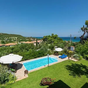 Villa Helios, Pefkochori